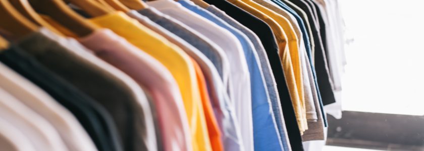 Trucos para eliminar el olor a humedad en la ropa - Brillocor Trucos para eliminar el olor a humedad en la ropa - Brillocor